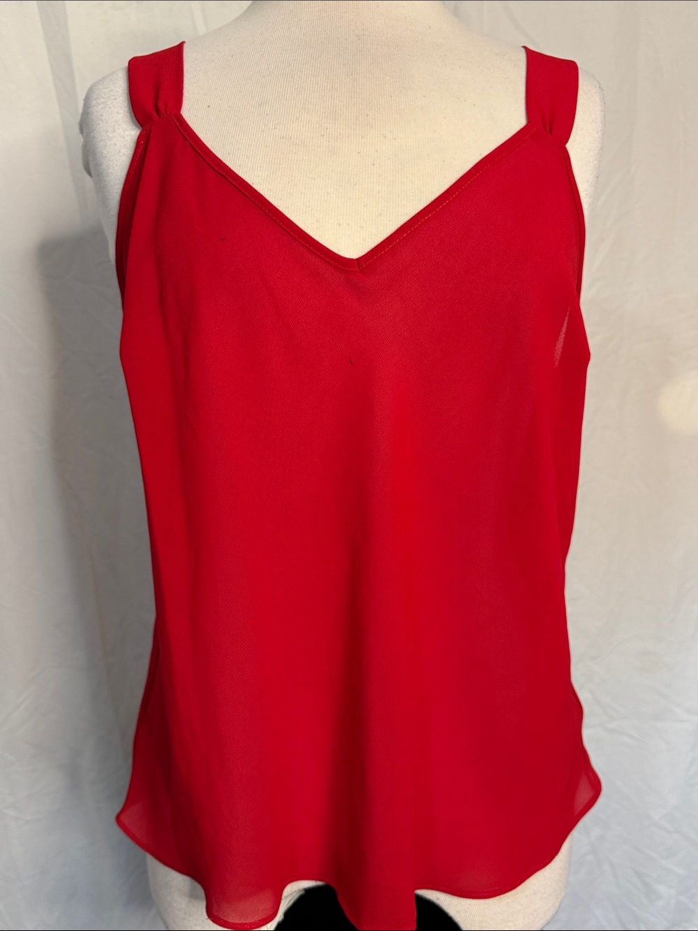 Women’s Red V-Neck Sleeveless Top Size L